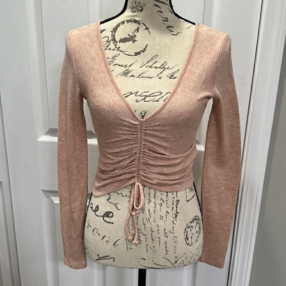 FOREVER 21 CROP TOP. BLUSH.